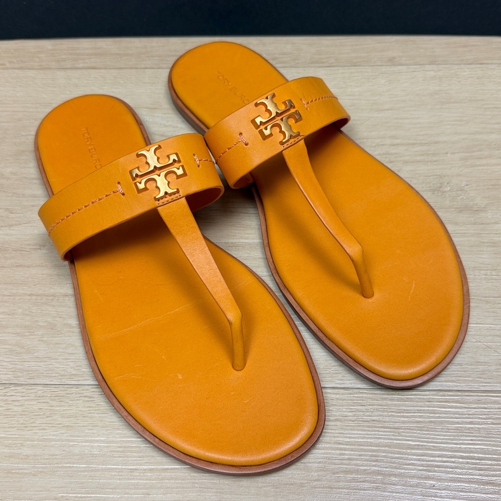Tory Burch Everly Calf Leather Flat Thong Sandal In Tan Calf Leather, SIZE 10 US
